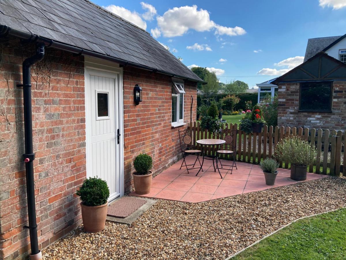 Hunters Moon B&B Tidworth Екстер'єр фото