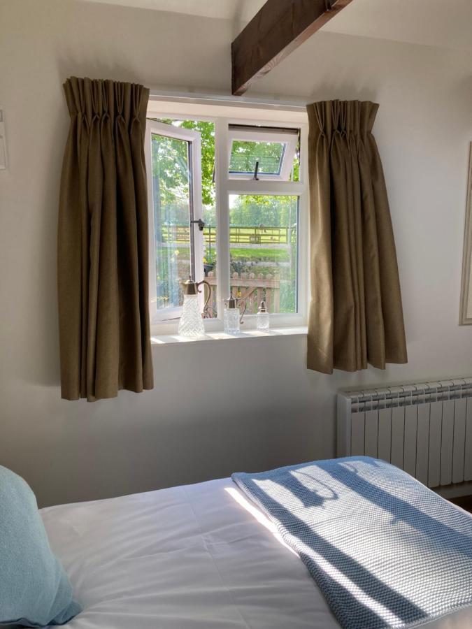 Hunters Moon B&B Tidworth Екстер'єр фото