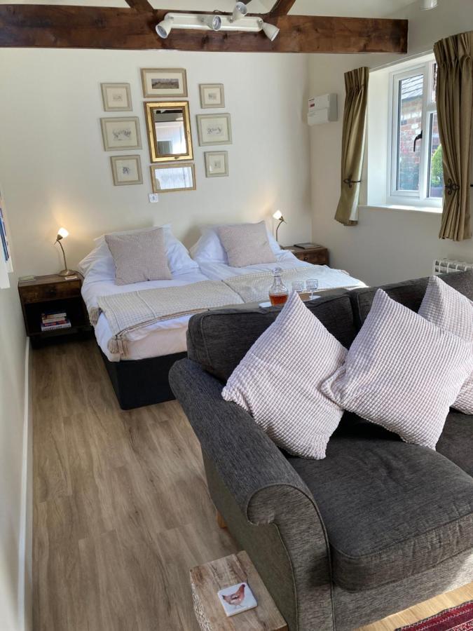 Hunters Moon B&B Tidworth Екстер'єр фото