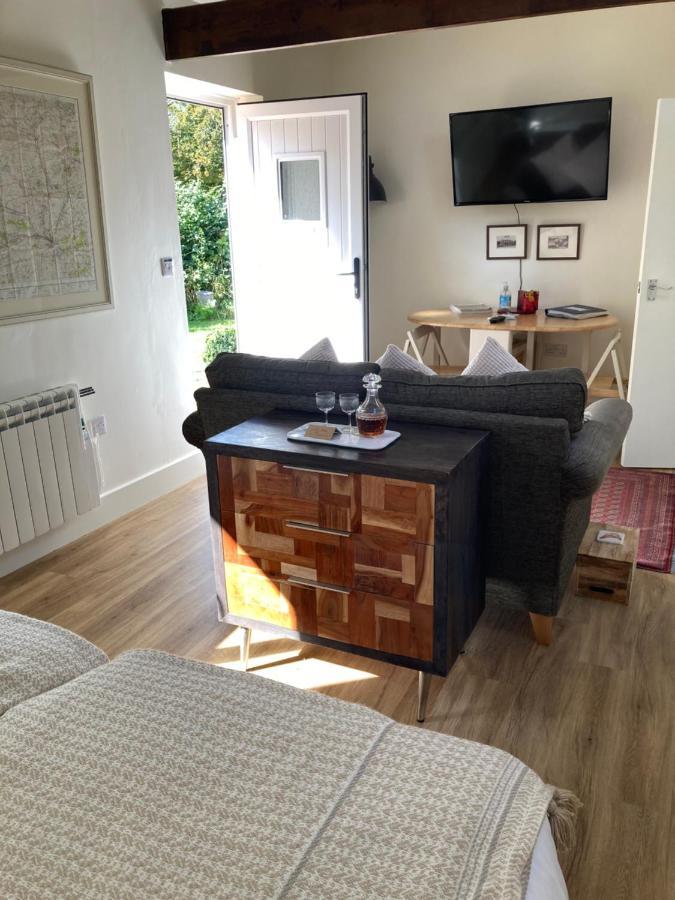 Hunters Moon B&B Tidworth Екстер'єр фото