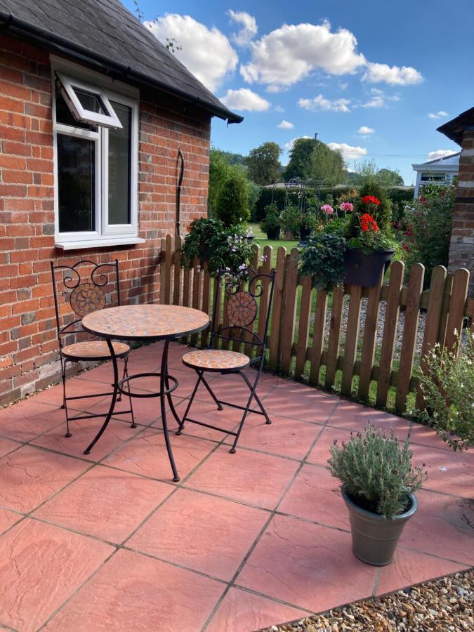 Hunters Moon B&B Tidworth Екстер'єр фото