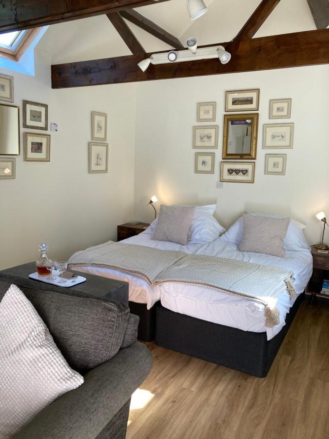 Hunters Moon B&B Tidworth Екстер'єр фото