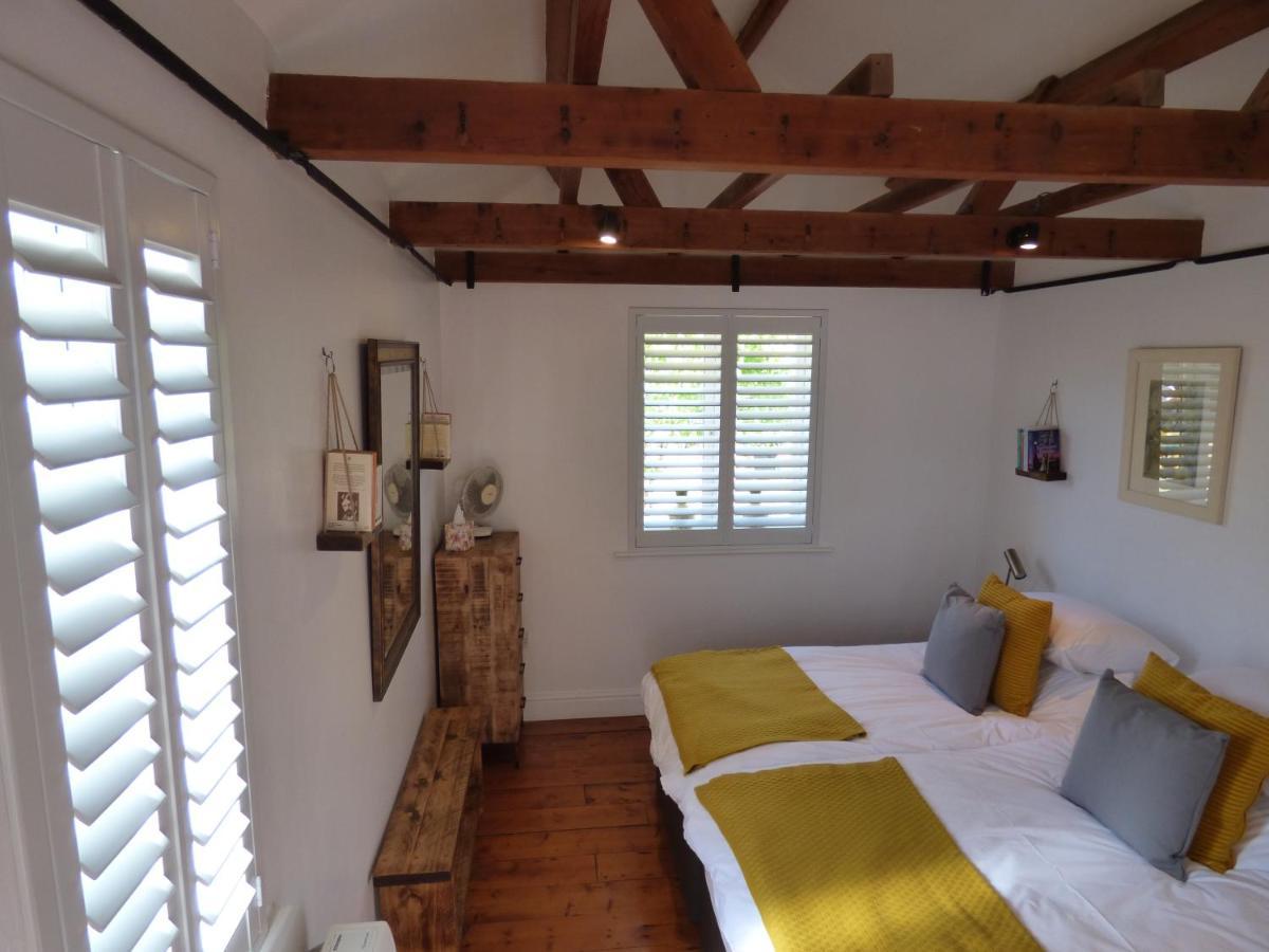 Hunters Moon B&B Tidworth Екстер'єр фото